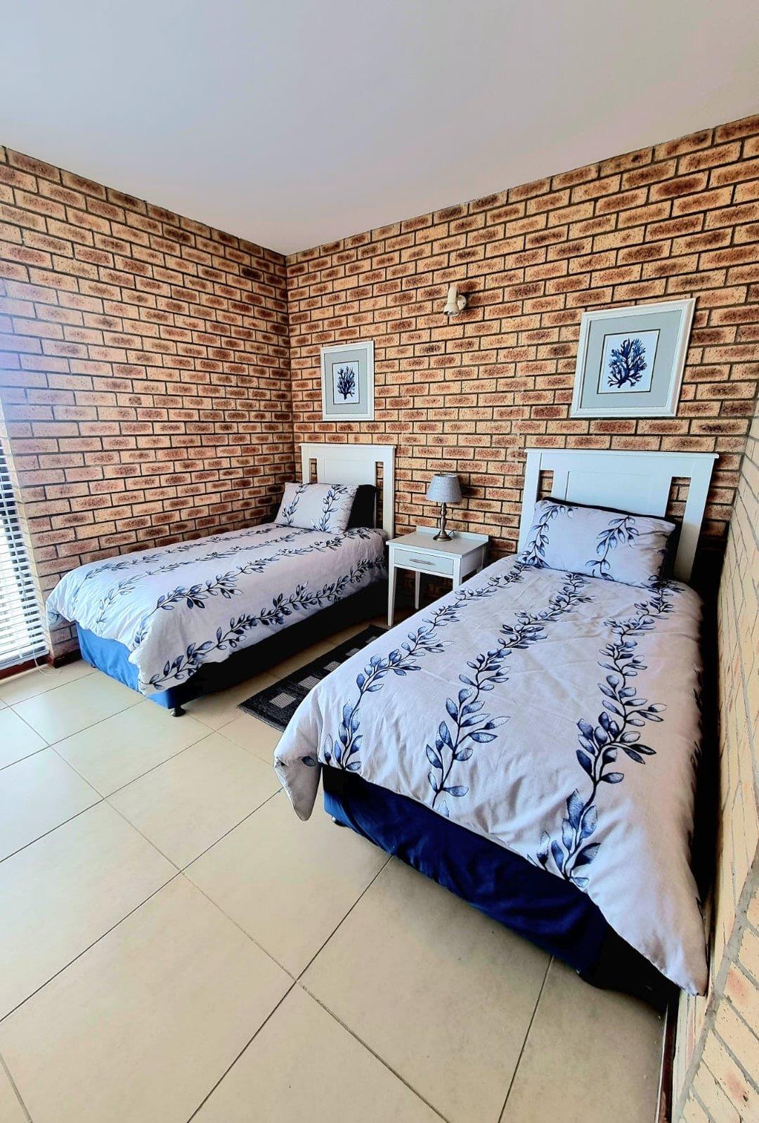 To Let 3 Bedroom Property for Rent in Wavecrest Eastern Cape